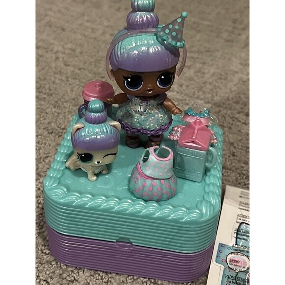 LOL Surprise Deluxe Sprinkles Doll & Pet Present Surprise Sprin-Claws pet kitten - Picture 2 of 4